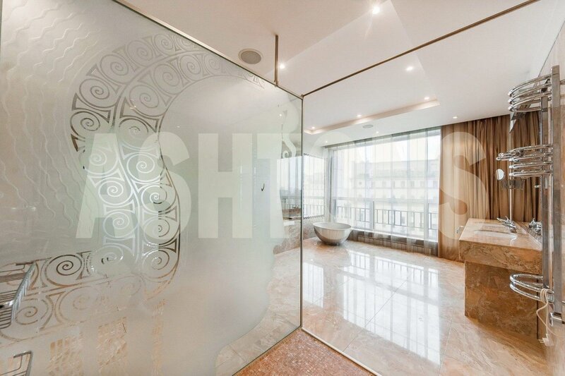 Two-Room Flat to Let on Novy Arbat 29, 300 sq m