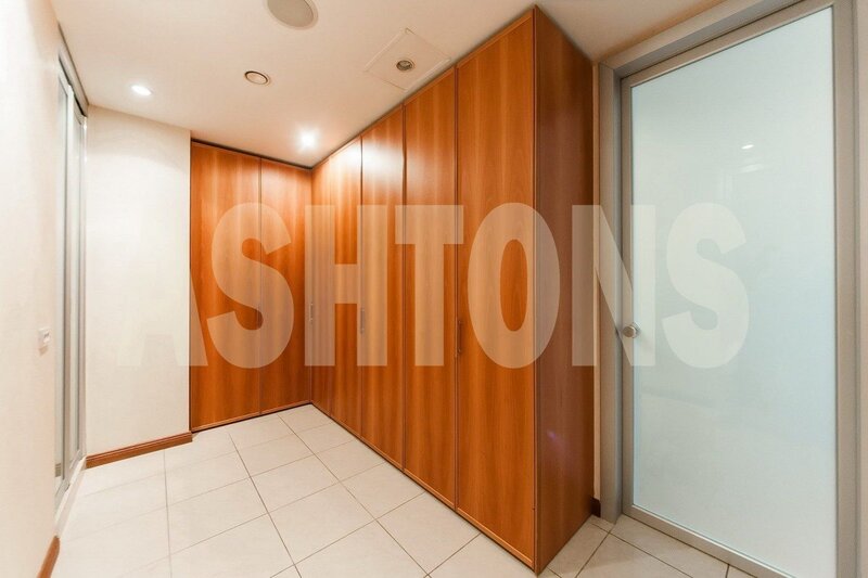 Two-Room Flat to Let on Novy Arbat 29, 300 sq m