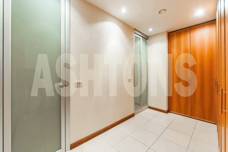 Two-Room Flat to Let on Novy Arbat 29, 300 sq m