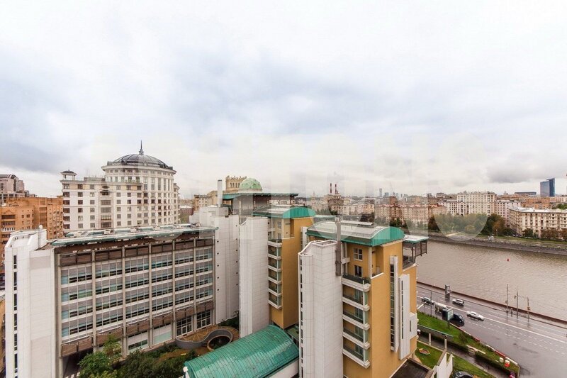 Two-Room Flat to Let on Novy Arbat 29, 300 sq m