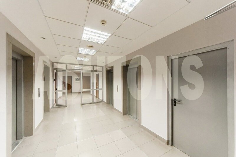Two-Room Flat to Let on Novy Arbat 29, 300 sq m