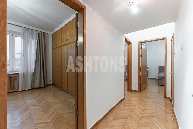 Four-Room Flat to Let at Patriarch's Ponds, Malaya Bronnaya
