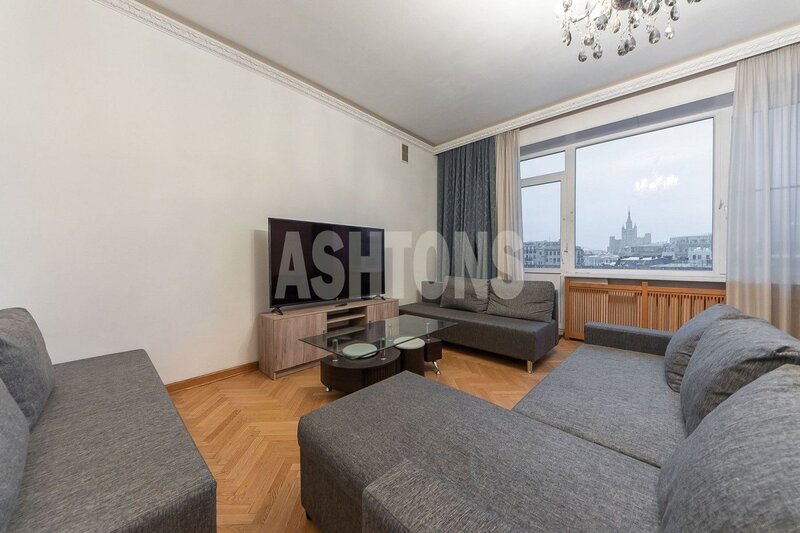 Four-Room Flat to Let at Patriarch's Ponds, Malaya Bronnaya