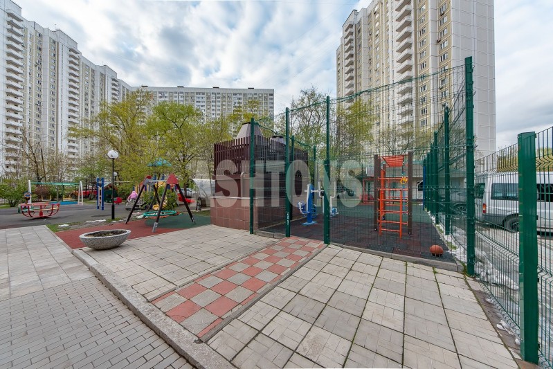 Residential Complex "Dom on Davydkovskaya"