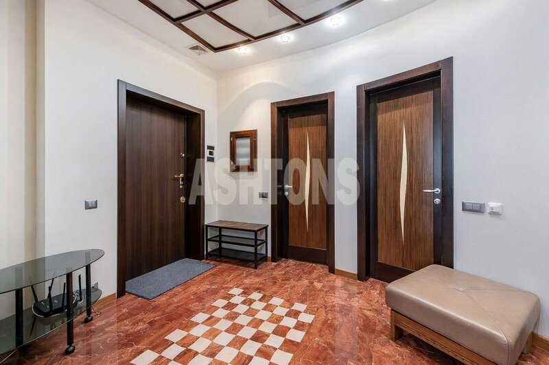 Four-Room Flat to Let in Triumf-Palas, Fireplace, Sauna