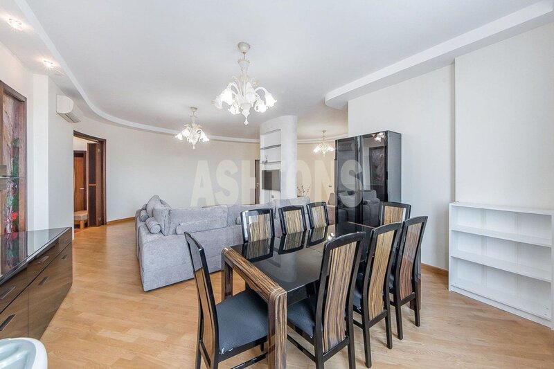 Four-Room Flat to Let in Triumf-Palas, Fireplace, Sauna
