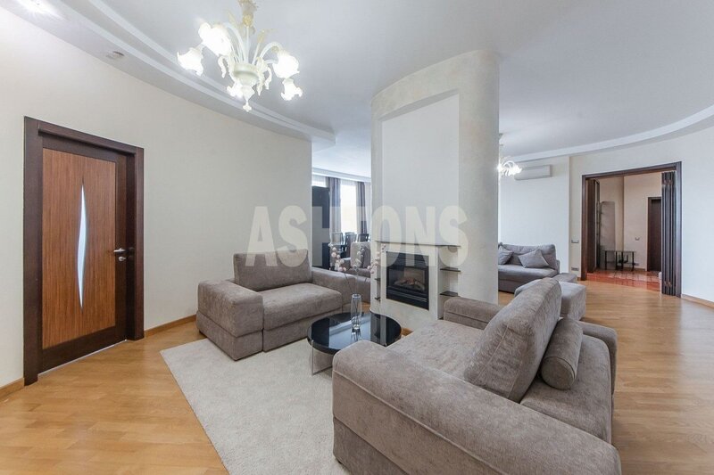 Four-Room Flat to Let in Triumf-Palas, Fireplace, Sauna