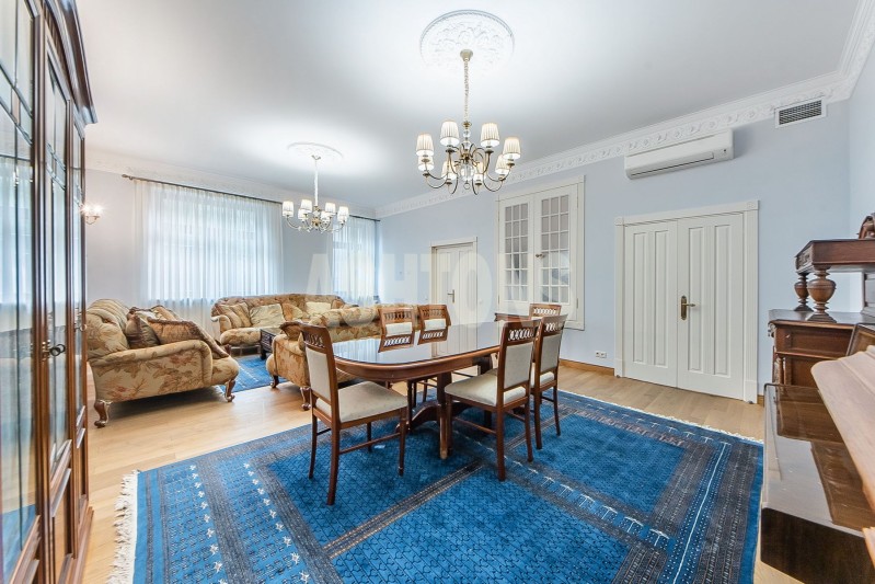 Four-Room Flat to Let in Park Palas, Khilkov Lane