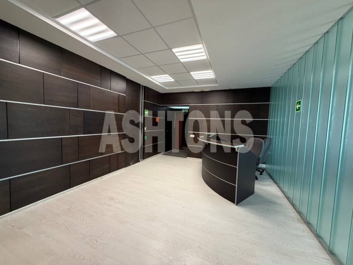 Office of 257 m² for rent in the business center "Oruzheyny Plaza"