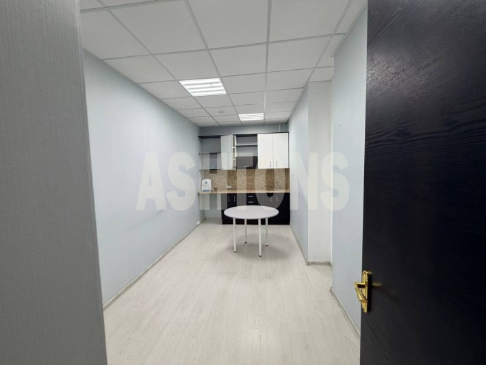 Office of 257 m² for rent in the business center "Oruzheyny Plaza"