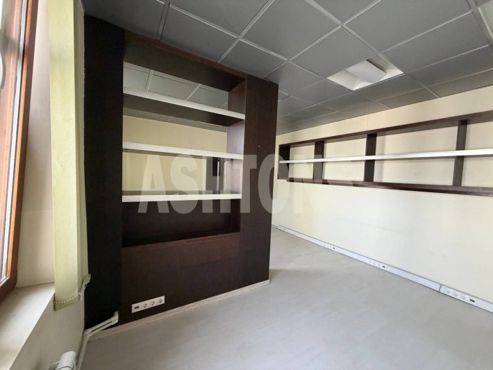 Office of 257 m² for rent in the business center "Oruzheyny Plaza"