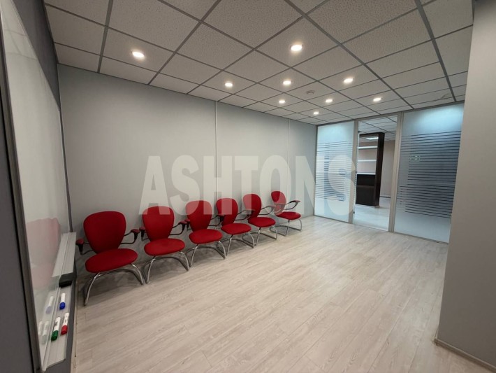 Office of 257 m² for rent in the business center "Oruzheyny Plaza"