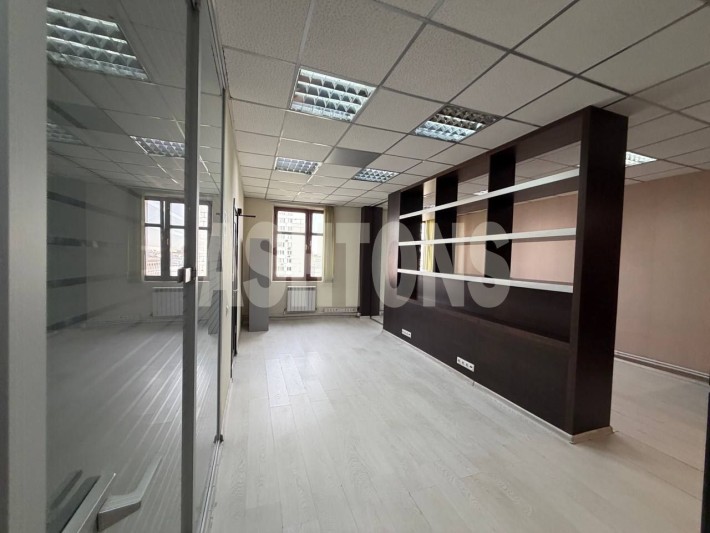 Office of 257 m² for rent in the business center "Oruzheyny Plaza"