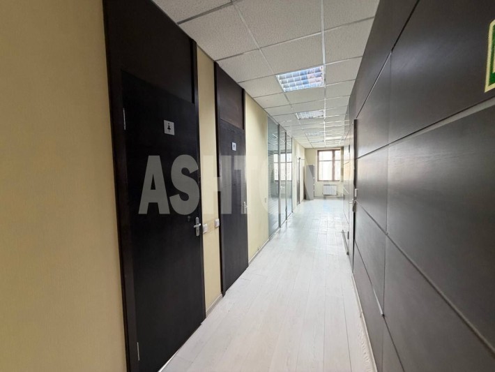 Office of 257 m² for rent in the business center "Oruzheyny Plaza"