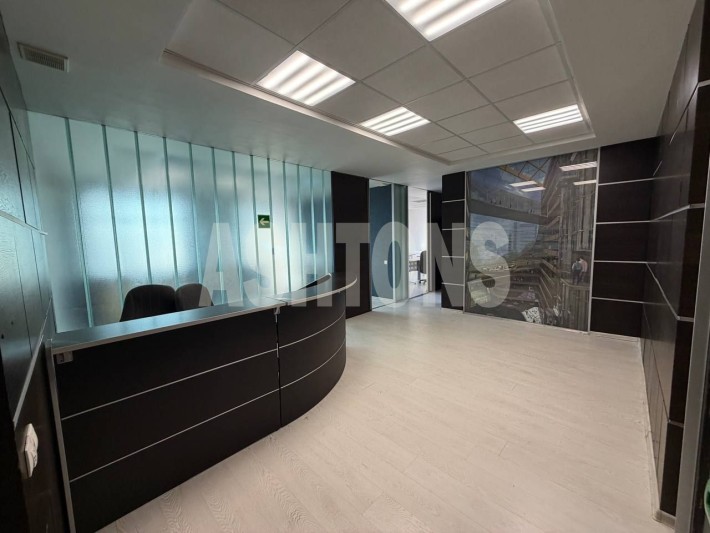 Office of 257 m² for rent in the business center "Oruzheyny Plaza"