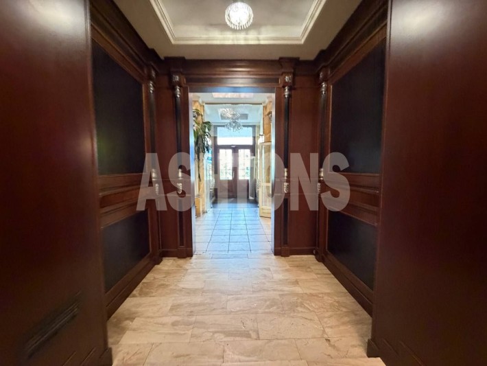 Office of 257 m² for rent in the business center "Oruzheyny Plaza"