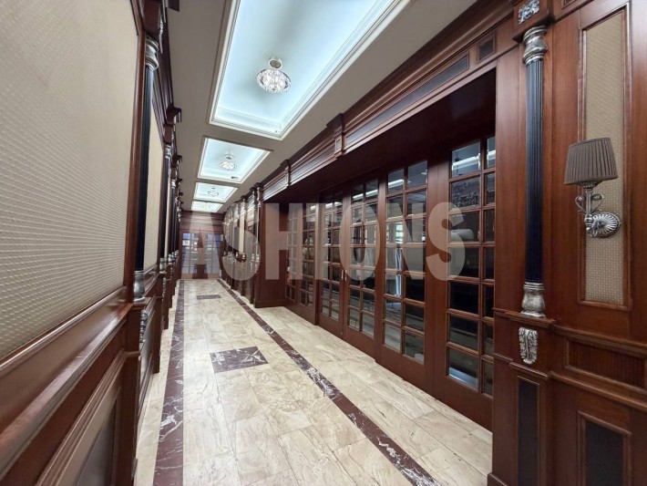 Office of 257 m² for rent in the business center "Oruzheyny Plaza"