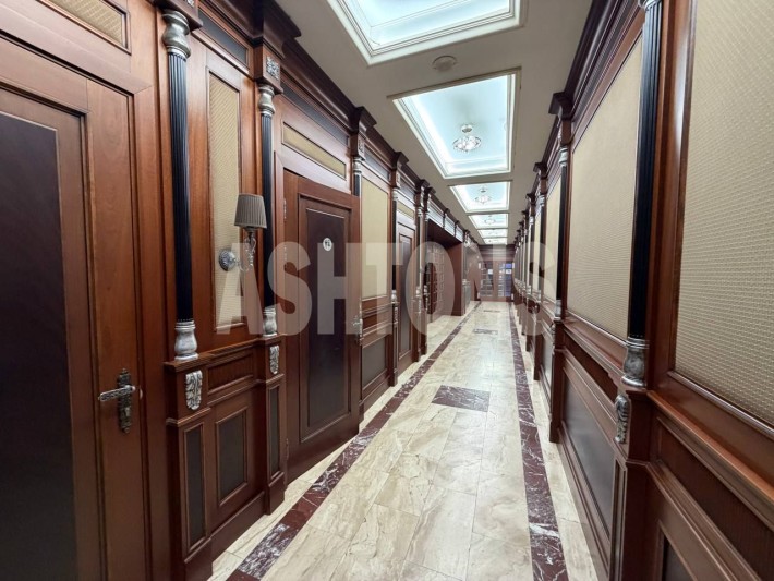Office of 257 m² for rent in the business center "Oruzheyny Plaza"