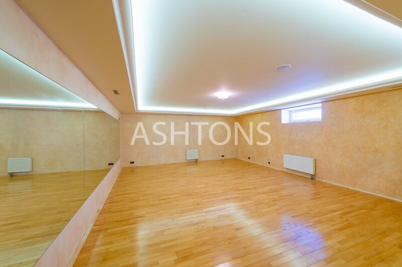 Luxury House to Let with Pool, KP Romanovo-2
