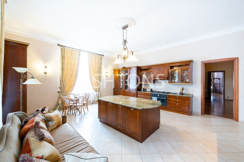 Luxury House to Let with Pool, KP Romanovo-2