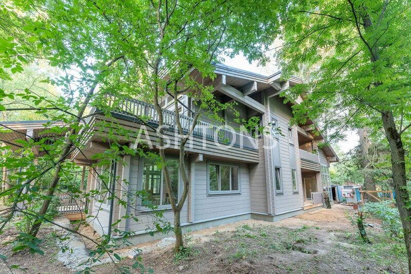 Country House for Sale in KP Montevil, 300 sq m