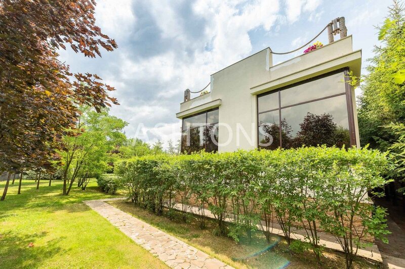Designer Mansion for Sale in KP 10 Yards