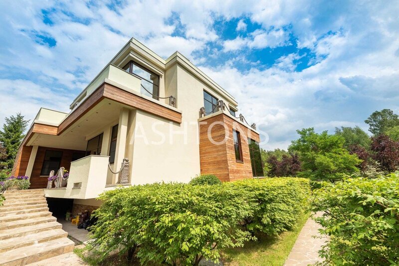 Designer Mansion for Sale in KP 10 Yards