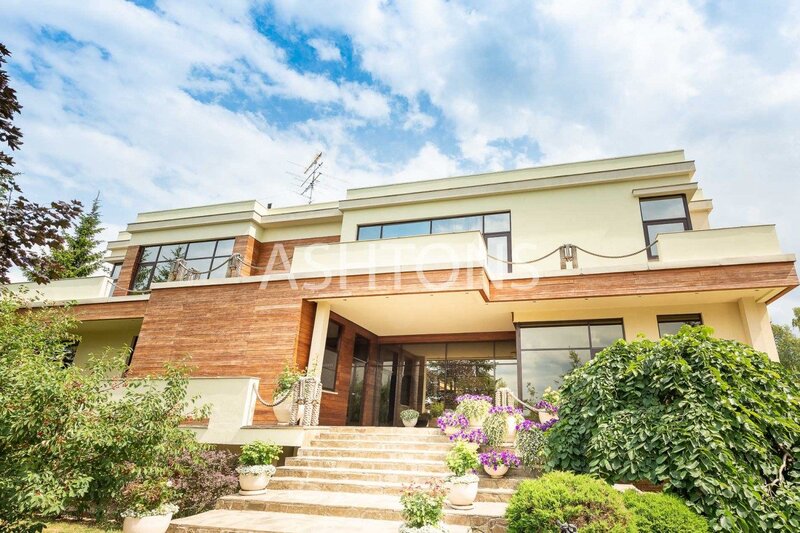 Designer Mansion for Sale in KP 10 Yards