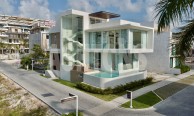 Three‑storey house for sale in La Marina, Puerto Cancún