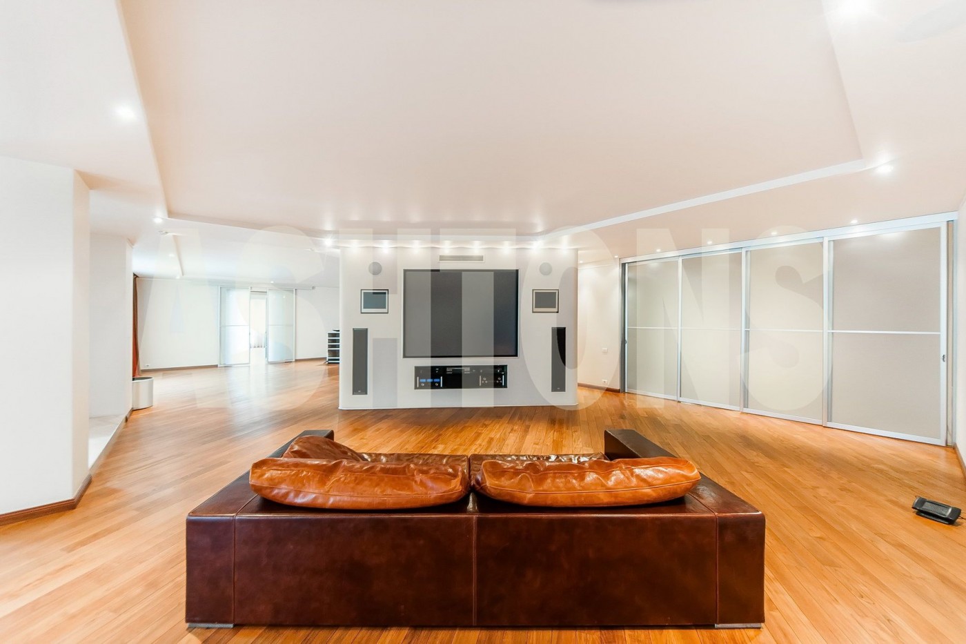 Ashtons International Realty ashtons.ru агентство элитной недвижимости аренда элитной квартиры в центре Москвы район арбат