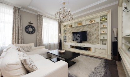Rent a 4-room apartment in Pushkarev Pereulok 11