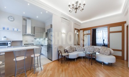 4-х комнатная квартира на Патриарших Прудах