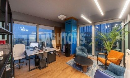 A stylish office in the multifunctional complex "Gorod Stolits"