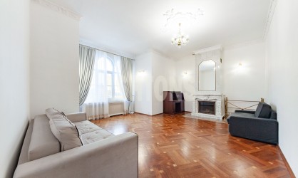 Продажа двухуровневой 5-ти комнатной квартиры на Лаврушинском переулке