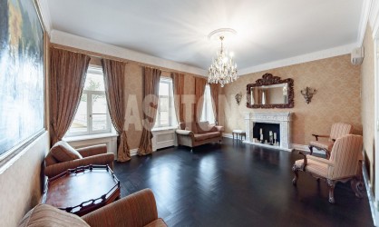 Rent a 4-room apartment in Khamovniki