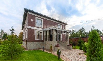 Продажа 3-х этажного коттеджа в КП Зеленая роща