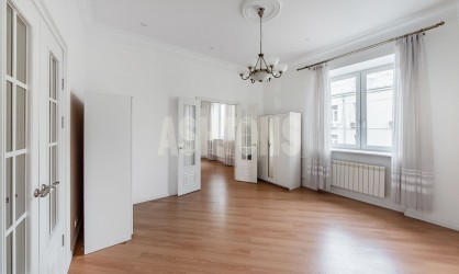 Apartment for sale on Merzlyakovsky Lane
