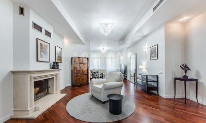 Rent a 5-room apartment on Trubnikovskiy pereulok