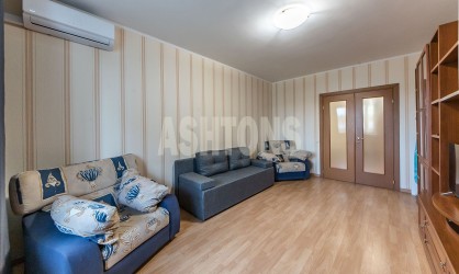 3-room apartment on ulitsa Novatorov