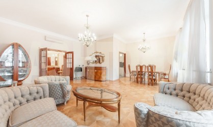 Аренда элитной квартиры на улице Остоженка, дом 7, район Хамовники