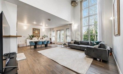 A luxurious 3-story townhouse in the cottage community Pokrovskie Holmy