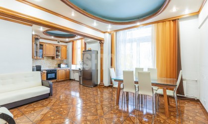 Rent a 4-room apartment on Prospekt Mira 103