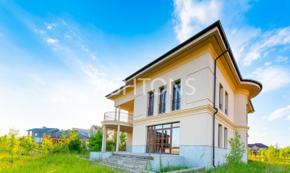 Продажа загородного дома в коттеджном поселке Новорижский