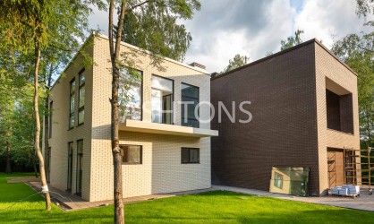 Продажа загородного дома в коттеджном поселке Монтевиль