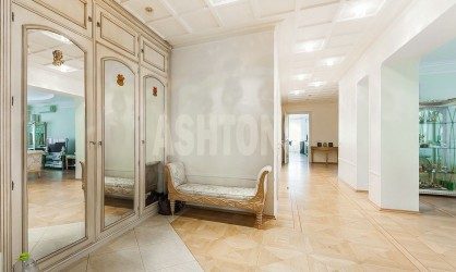 Аренда 4-х комнатной квартиры в кирпичном доме на Кастанаевской улице