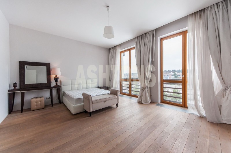 3-комнатная просторная квартира в ЖК "CHALET ЖУКОВКА, 58", Московская область, Одинцовский городской округ, Жуковка деревня, 58